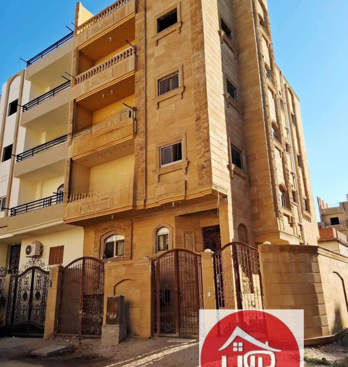بيت استثماري للبيع في الحي المتميز – موقع ناصية مميز
